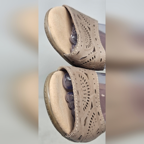 Earth Leather Two-Piece Heeled Sandals - Carson Westport New Khaki Size 7W - Picture 8 of 16